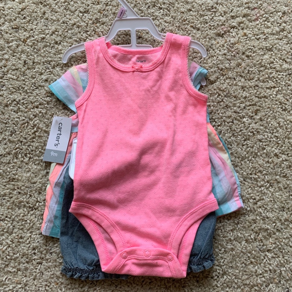 Carter’s Piece Set - Picture 2 of 3